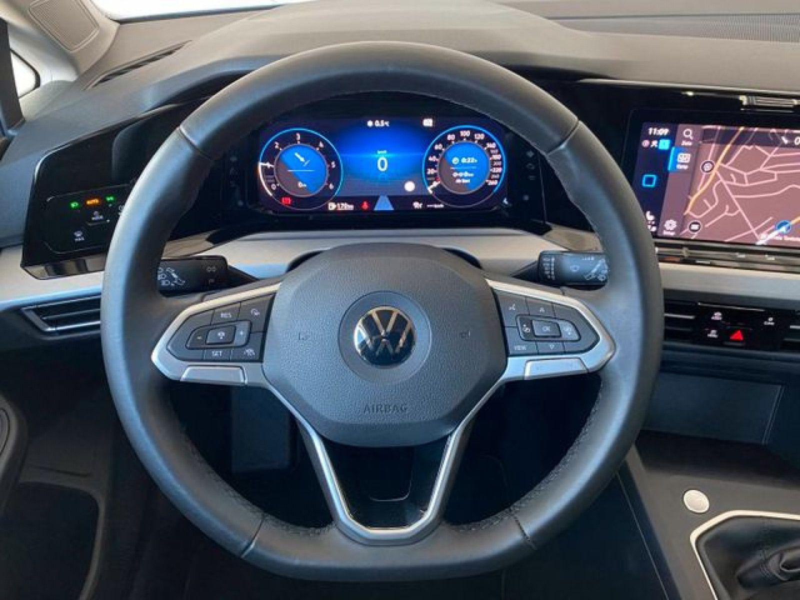 Fahrzeugabbildung Volkswagen Golf VIII Limousine Life 2.0 TDI 85kW