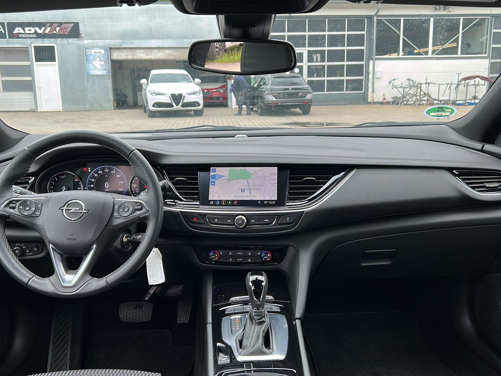 Fahrzeugabbildung Opel Insignia ST 2.0 Turbo Elegance Automatik