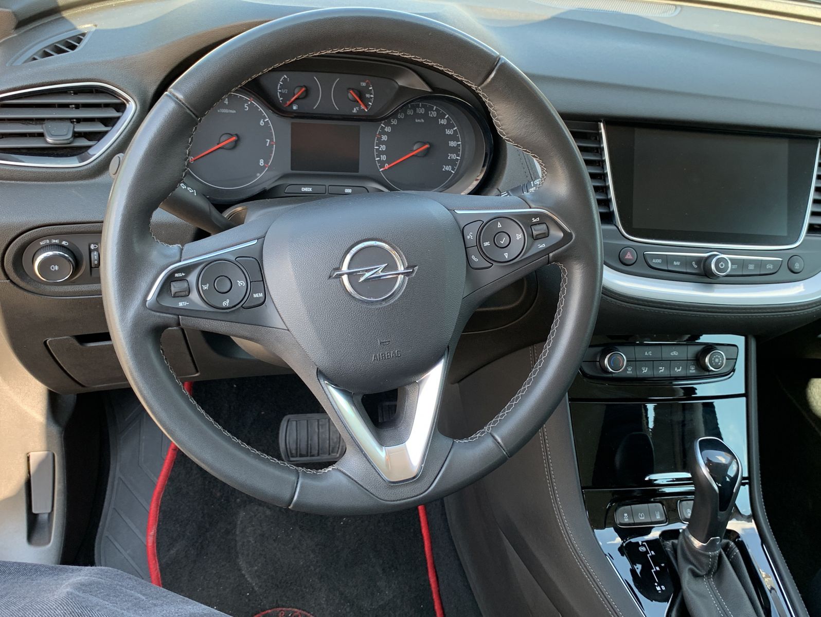 Fahrzeugabbildung Opel Grandland (X) 1.2 Turbo Edition Automatik