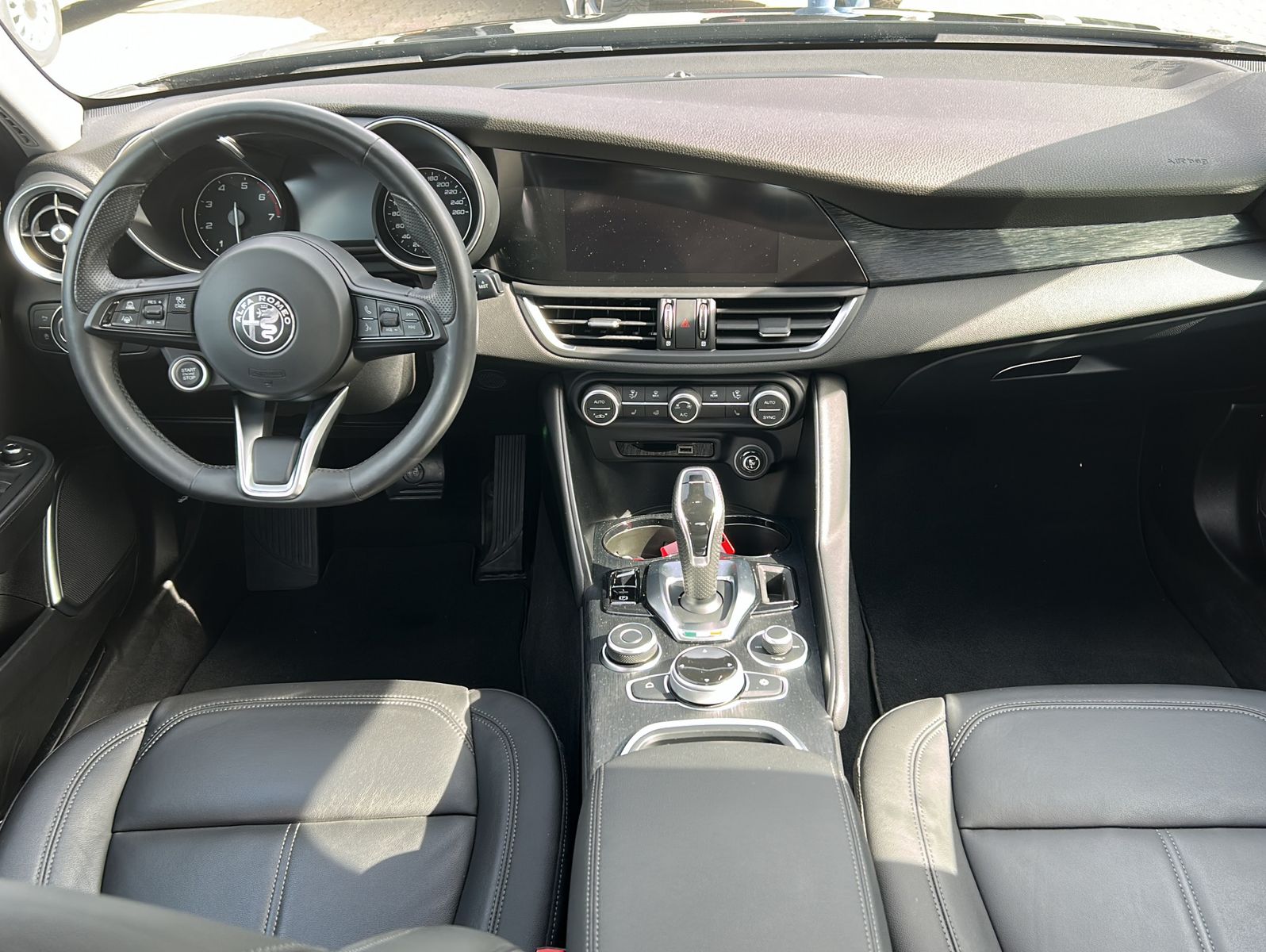 Fahrzeugabbildung Alfa Romeo Giulia 2.0 Turbo AT8 Super *Leder|ACC|KAMERA*