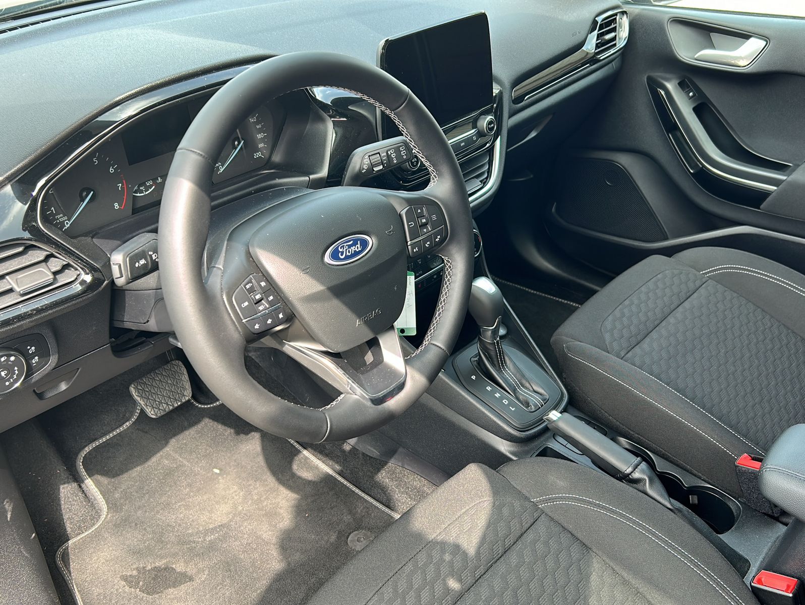 Fahrzeugabbildung Ford Fiesta 1.0 Titanium Hybrid Autom.