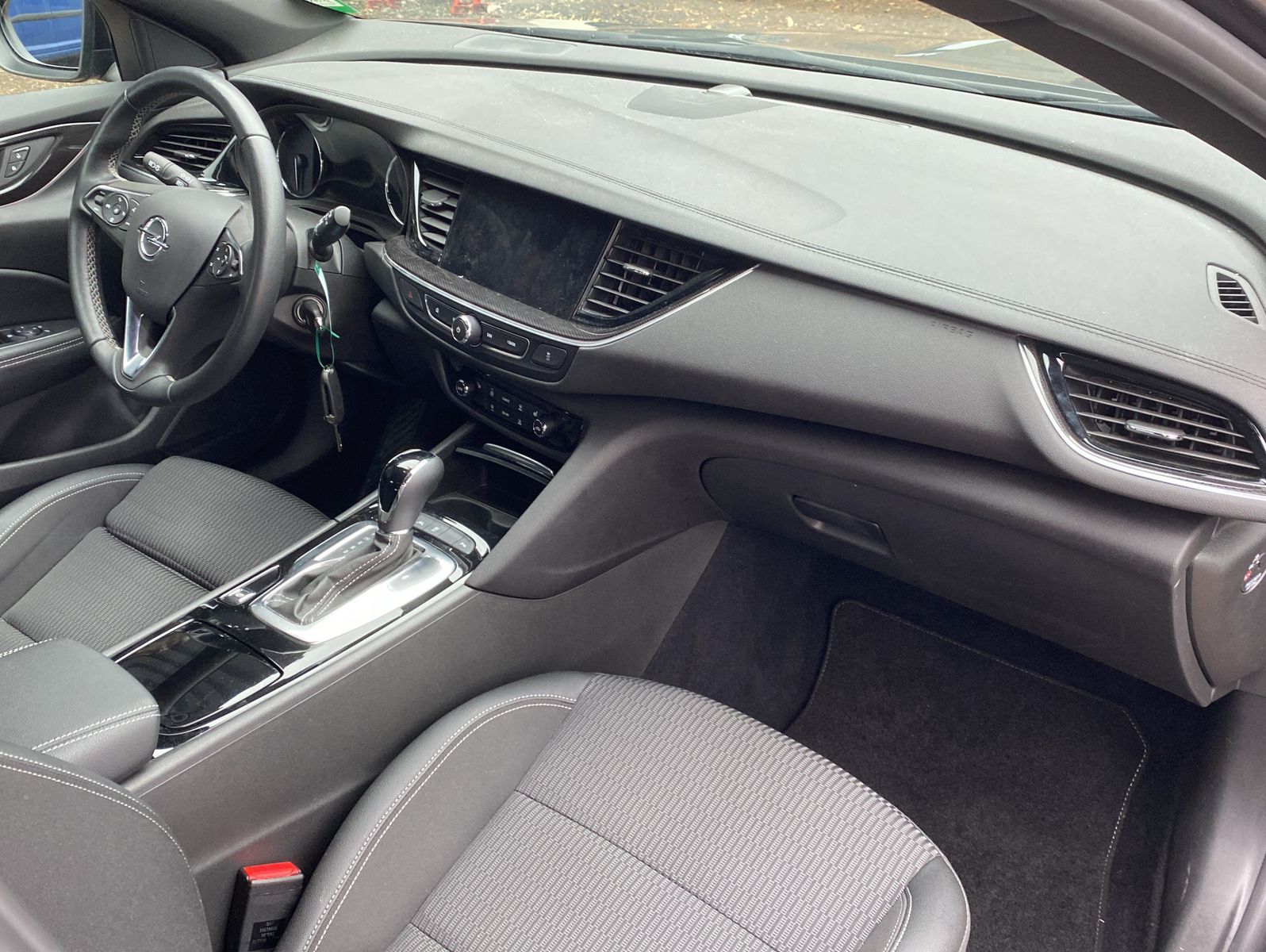 Fahrzeugabbildung Opel Insignia ST 2.0 Turbo Automatik|Navi|LED|CarPlay