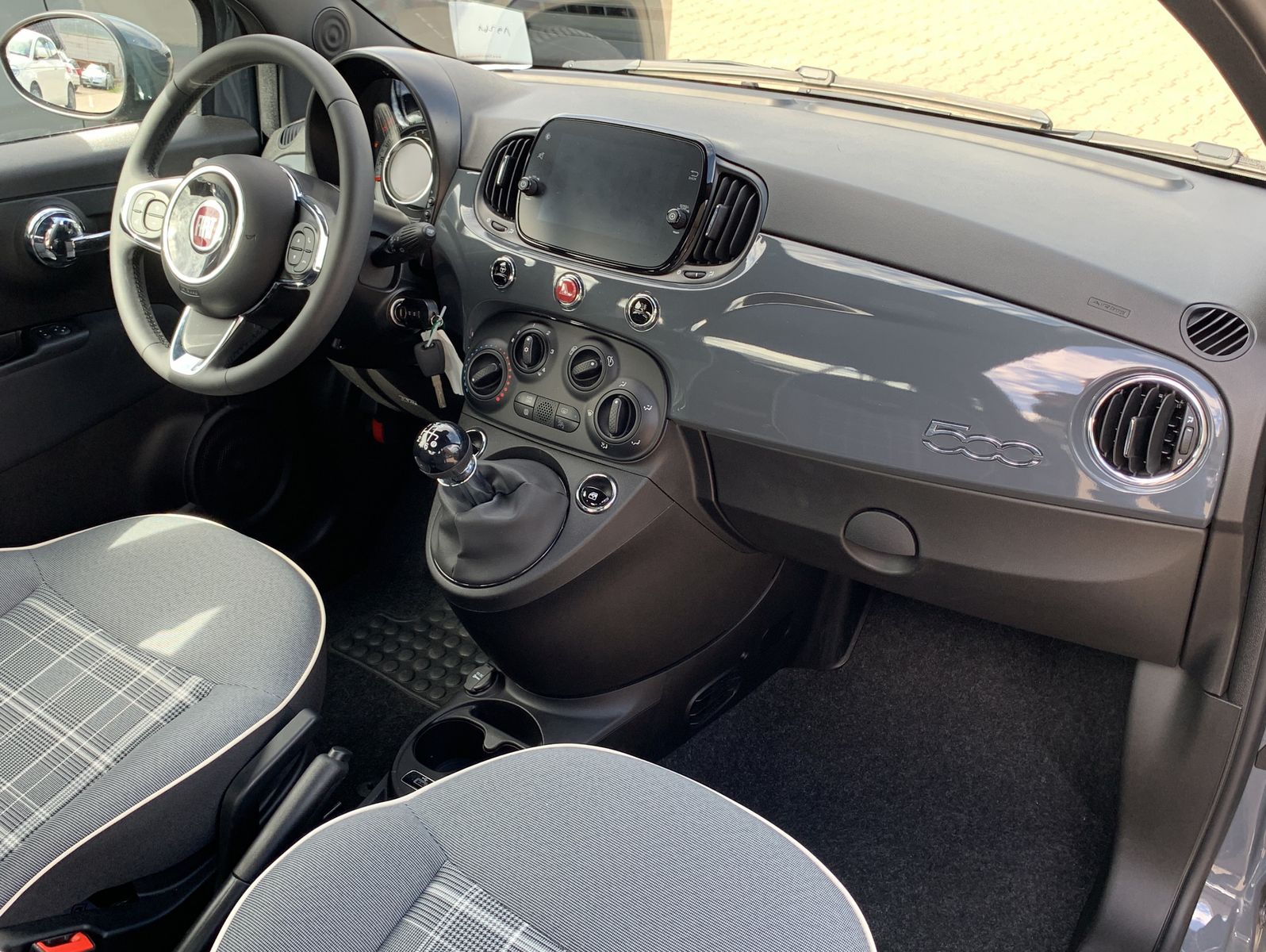 Fahrzeugabbildung Fiat 500 1.0 GSE N3 Hybrid LOUNGE