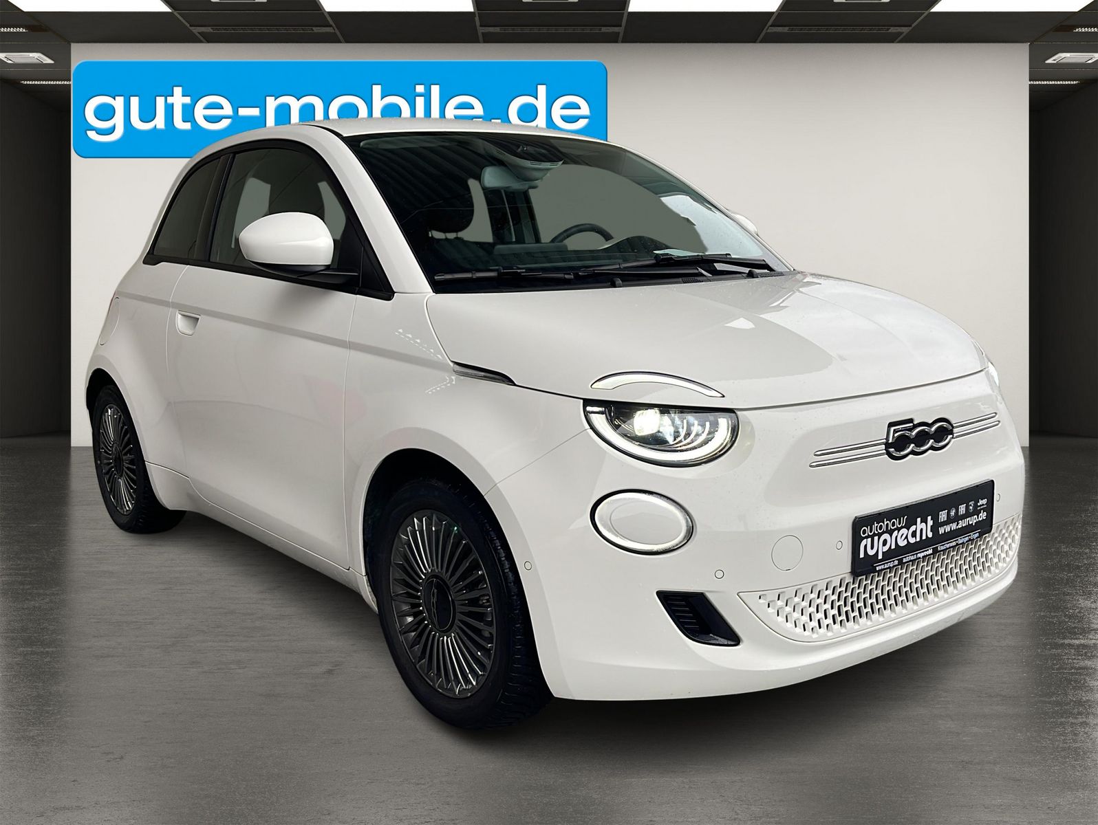 Fahrzeugabbildung Fiat 500e Icon 42kWh |CarPlay| LED|TOTWINKEL| PDC|SHZ