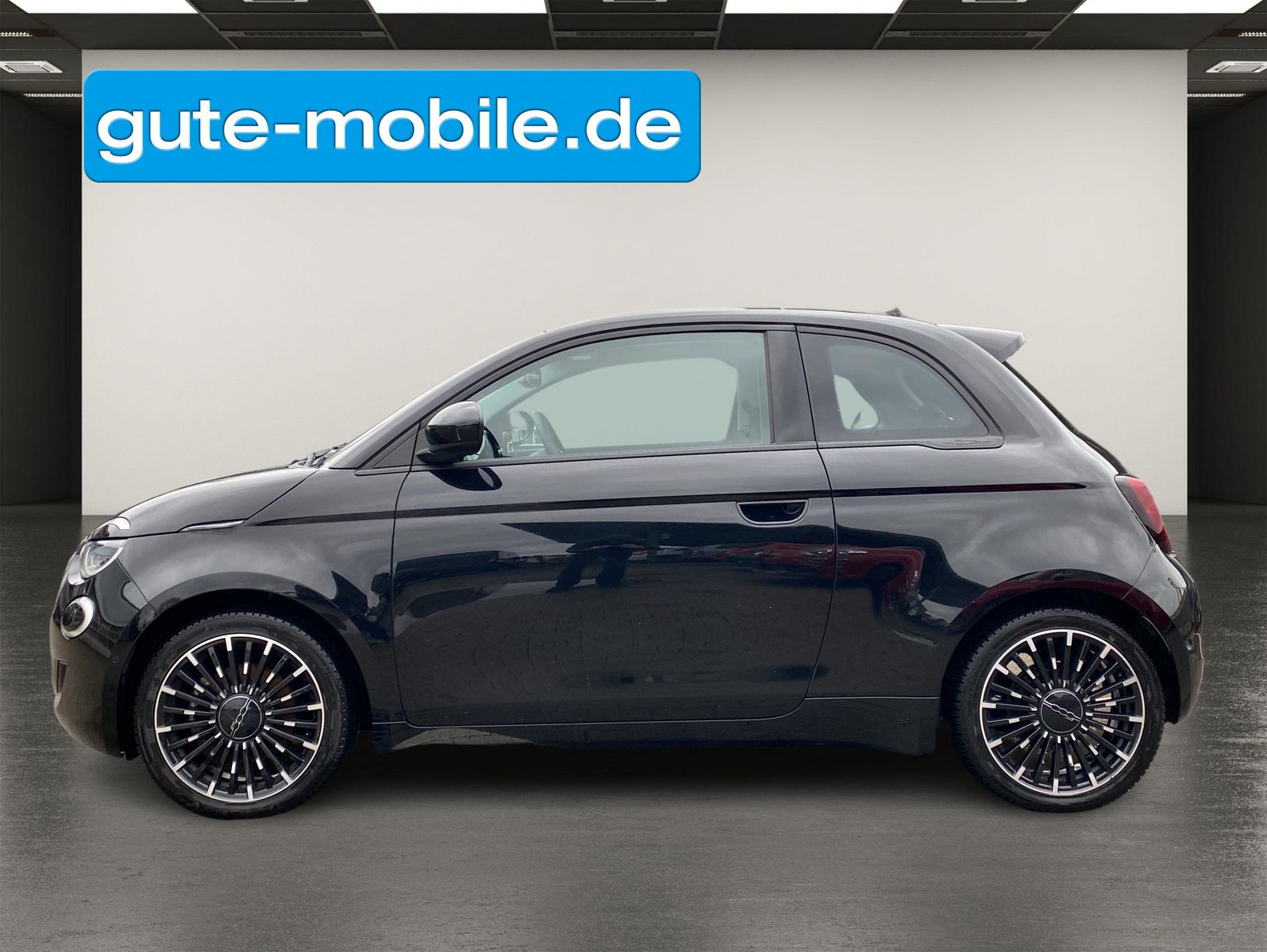 Fahrzeugabbildung Fiat 500e 42 kWh| Icon| LED | DAB| 17-Zoll |Panorama