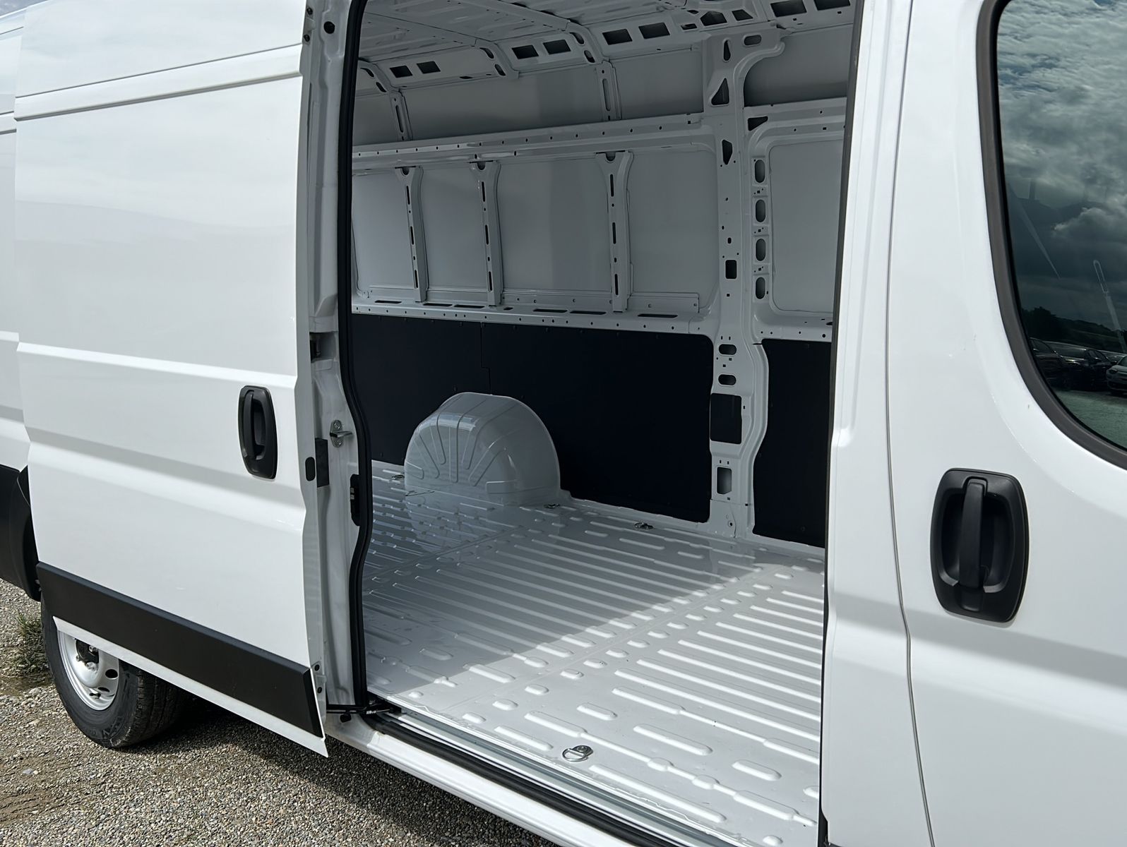 Fahrzeugabbildung Fiat Ducato Maxi L5H2 L5H2 Rückfahrkamera/Apple CarPl