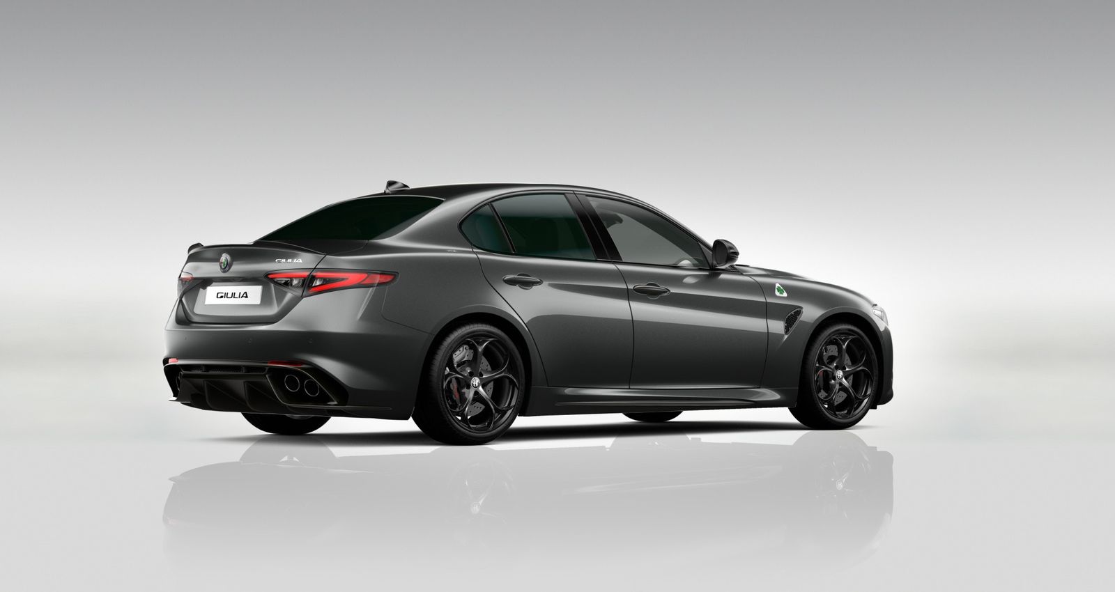 Fahrzeugabbildung Alfa Romeo Giulia QV 2.9 V6 Bi-Turbo (520PS)| Sparco|Akra