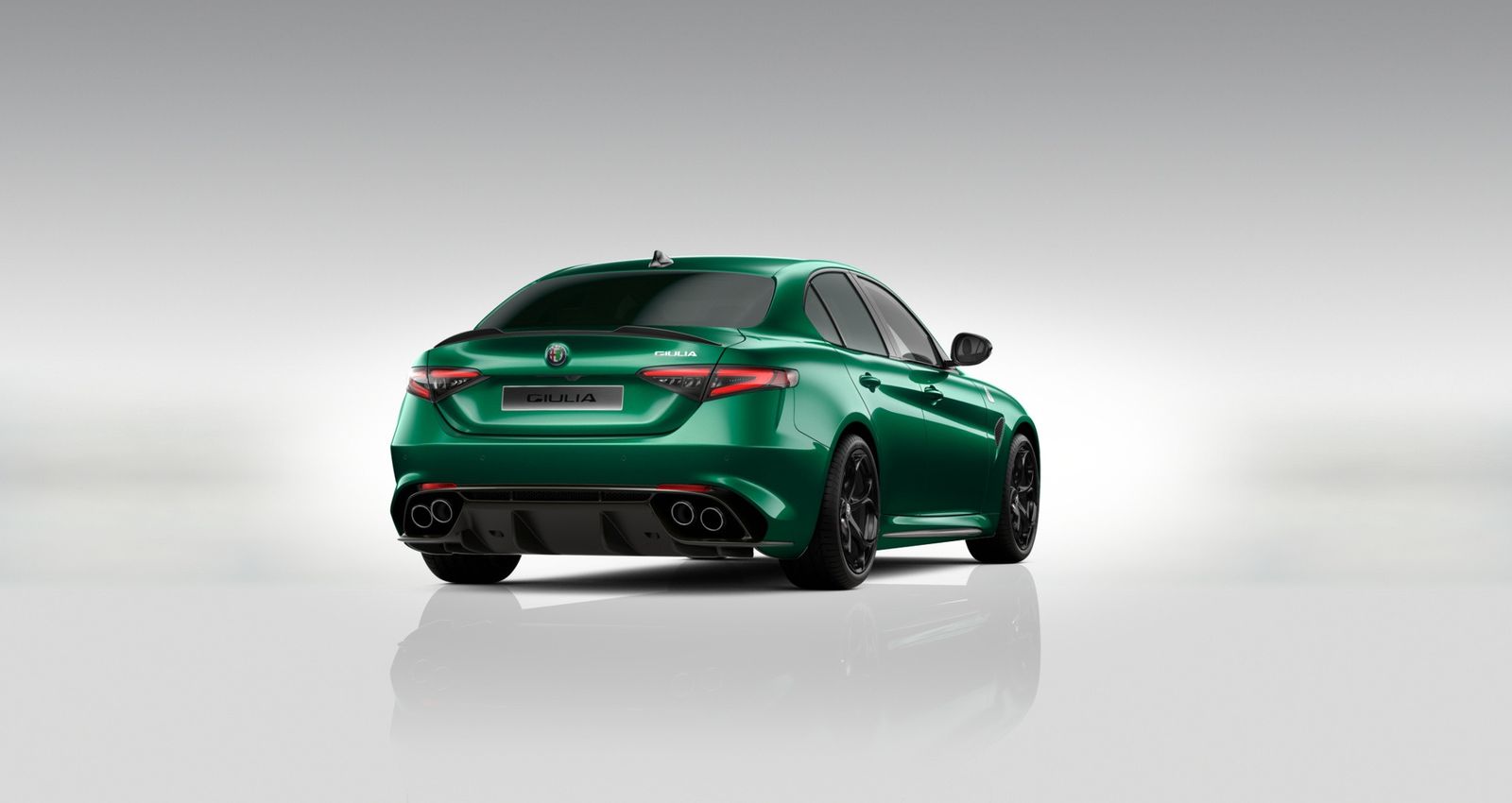 Fahrzeugabbildung Alfa Romeo Giulia QV 2.9 V6 Bi-Turbo (520PS)|AKRAPO|SPARCO