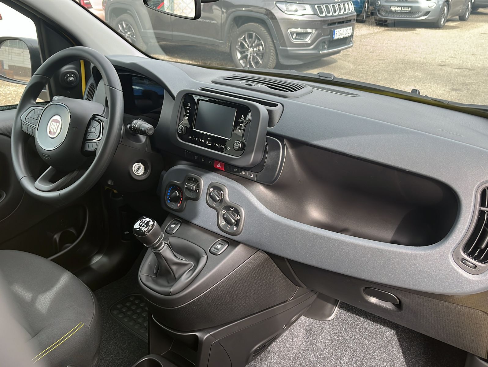 Fahrzeugabbildung Fiat Panda Pandina Hybrid 1.0 GSE City-Paket|PDC|KLIM