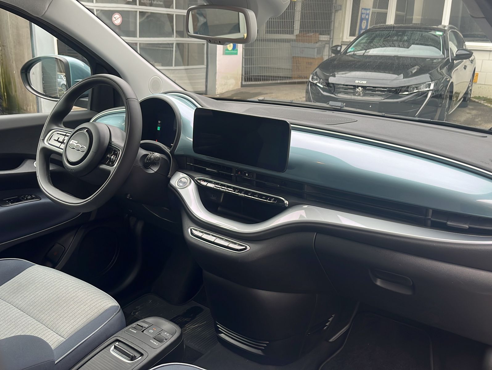 Fahrzeugabbildung Fiat 500e Icon 42kWh |CarPlay| LED|TOTWINKEL| PDC|SHZ