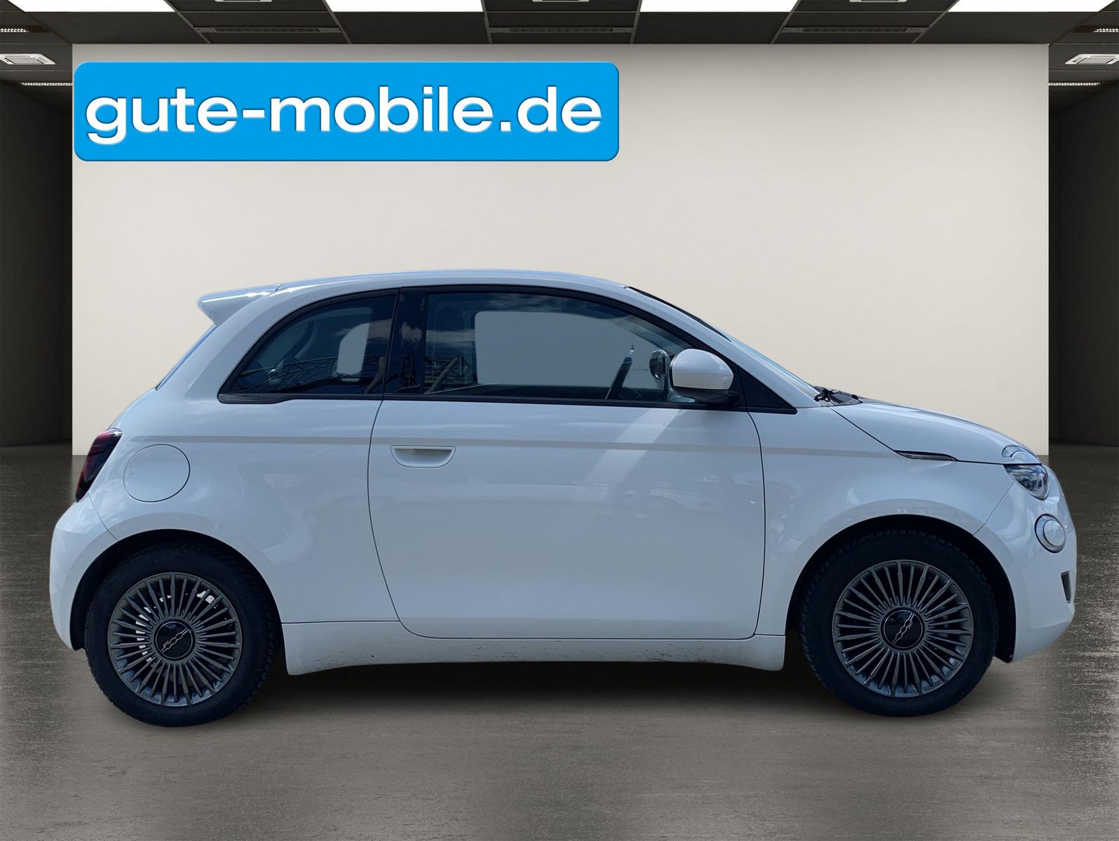 Fahrzeugabbildung Fiat 500e Icon 42kWh| CarPlay| LED| DAB| KAMERA