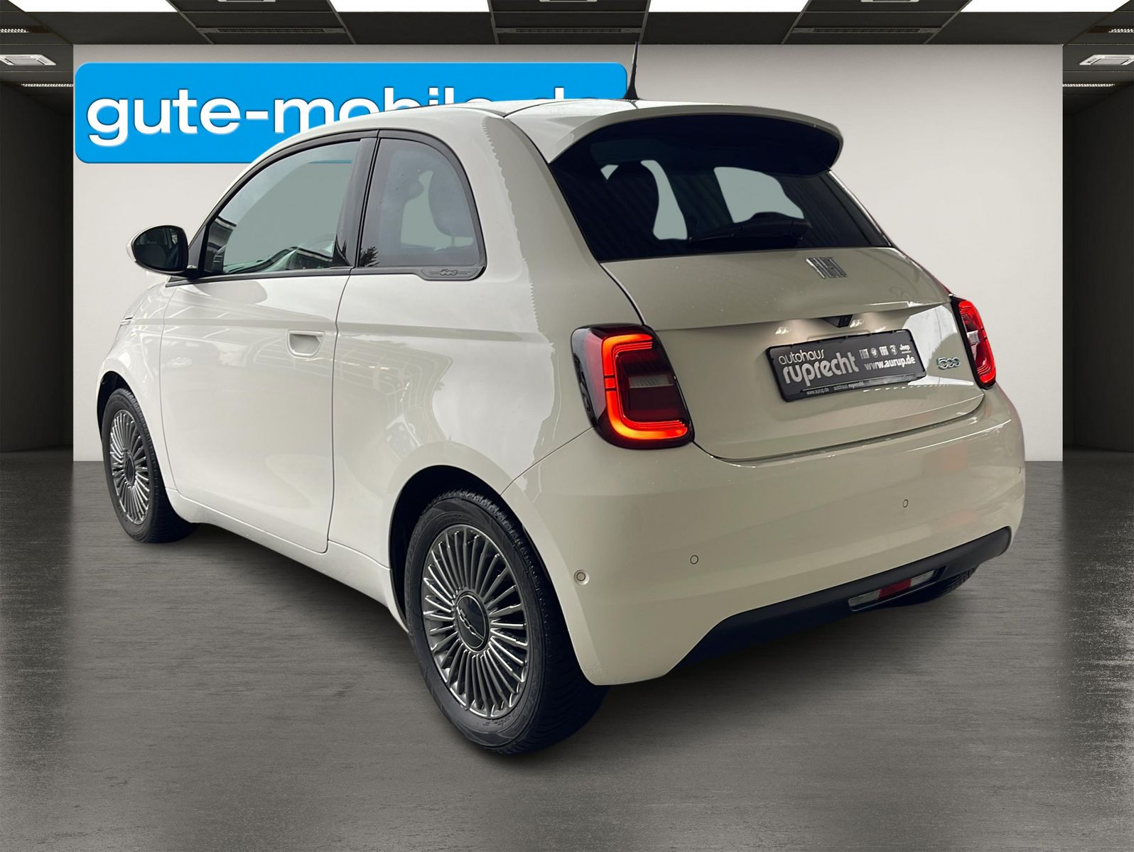 Fahrzeugabbildung Fiat 500e Icon 42kWh |CarPlay| LED|TOTWINKEL| PDC|SHZ