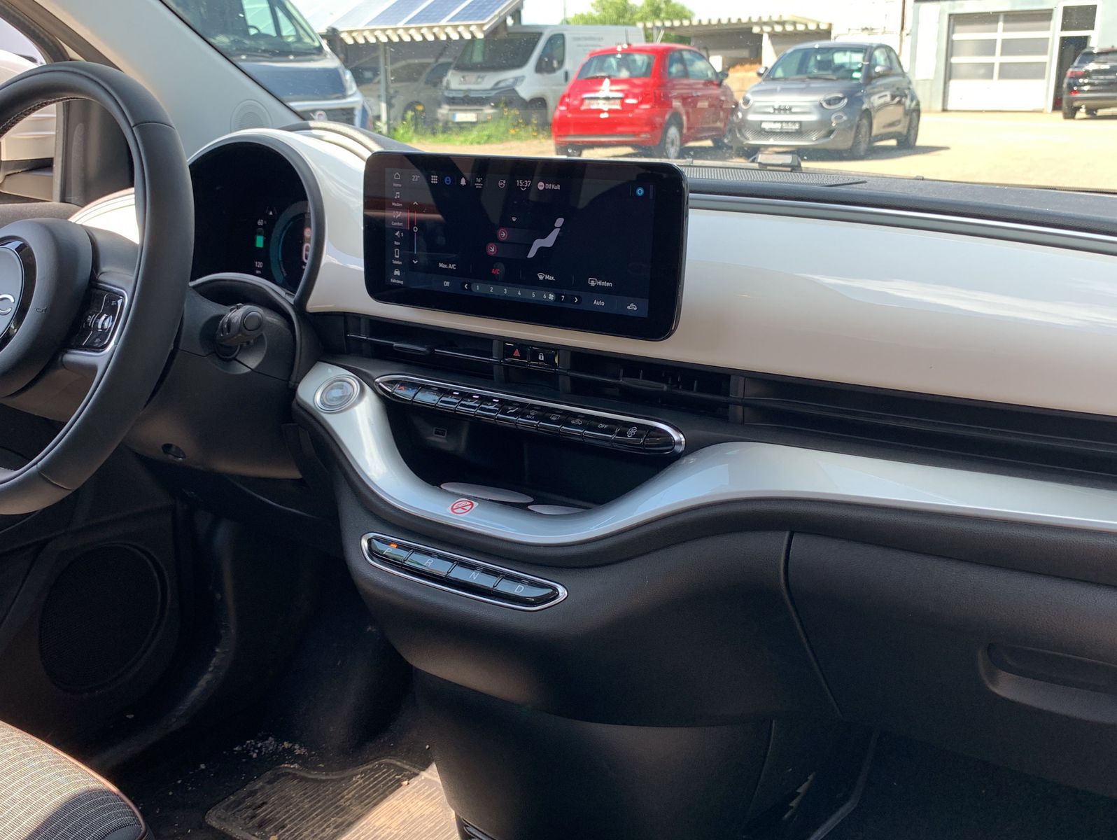 Fahrzeugabbildung Fiat 500e Icon 42kWh| CarPlay| LED| DAB| KAMERA