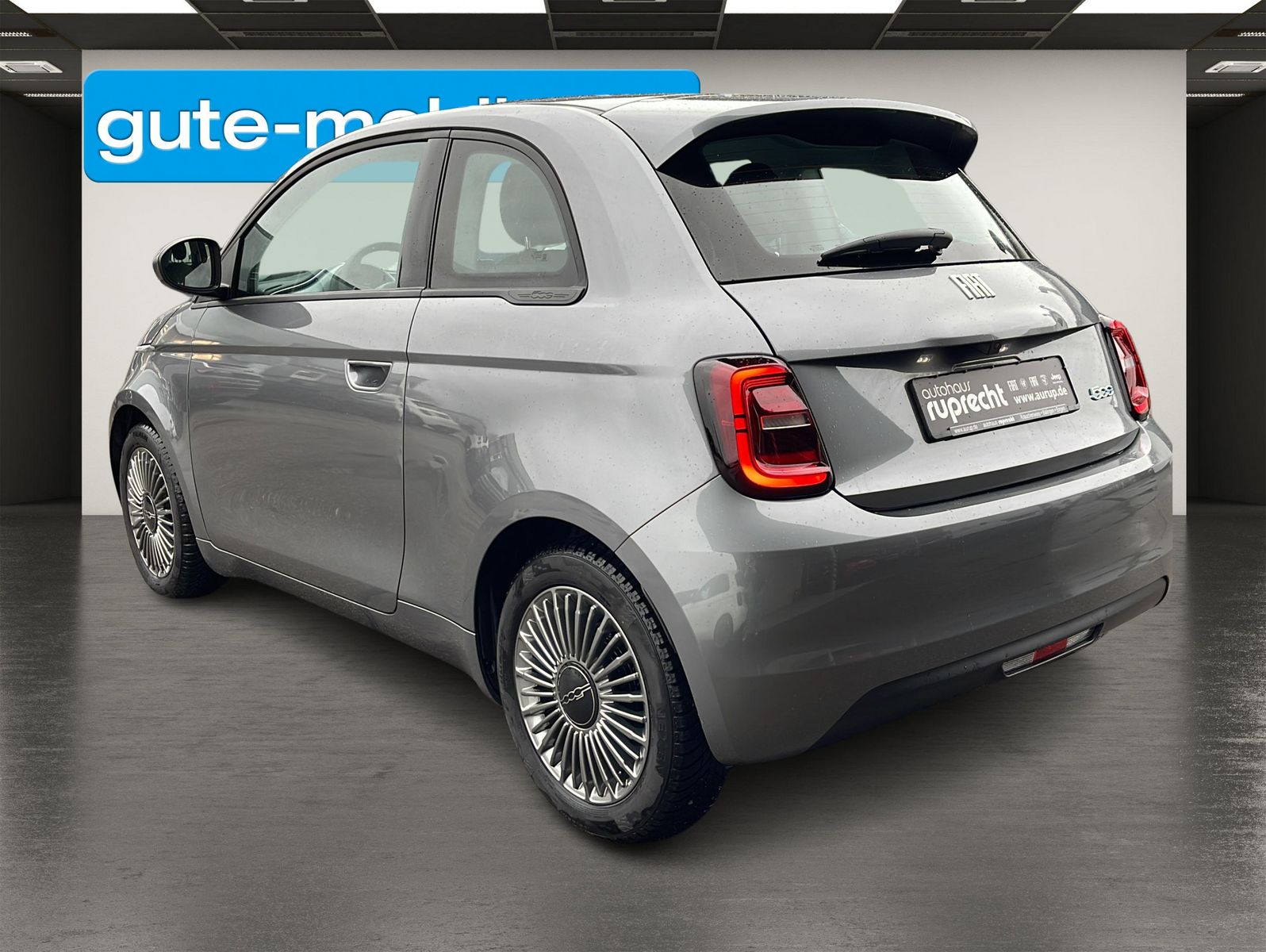 Fahrzeugabbildung Fiat 500e Icon 42kWh |CarPlay| LED|TOTWINKEL| PDC|SHZ