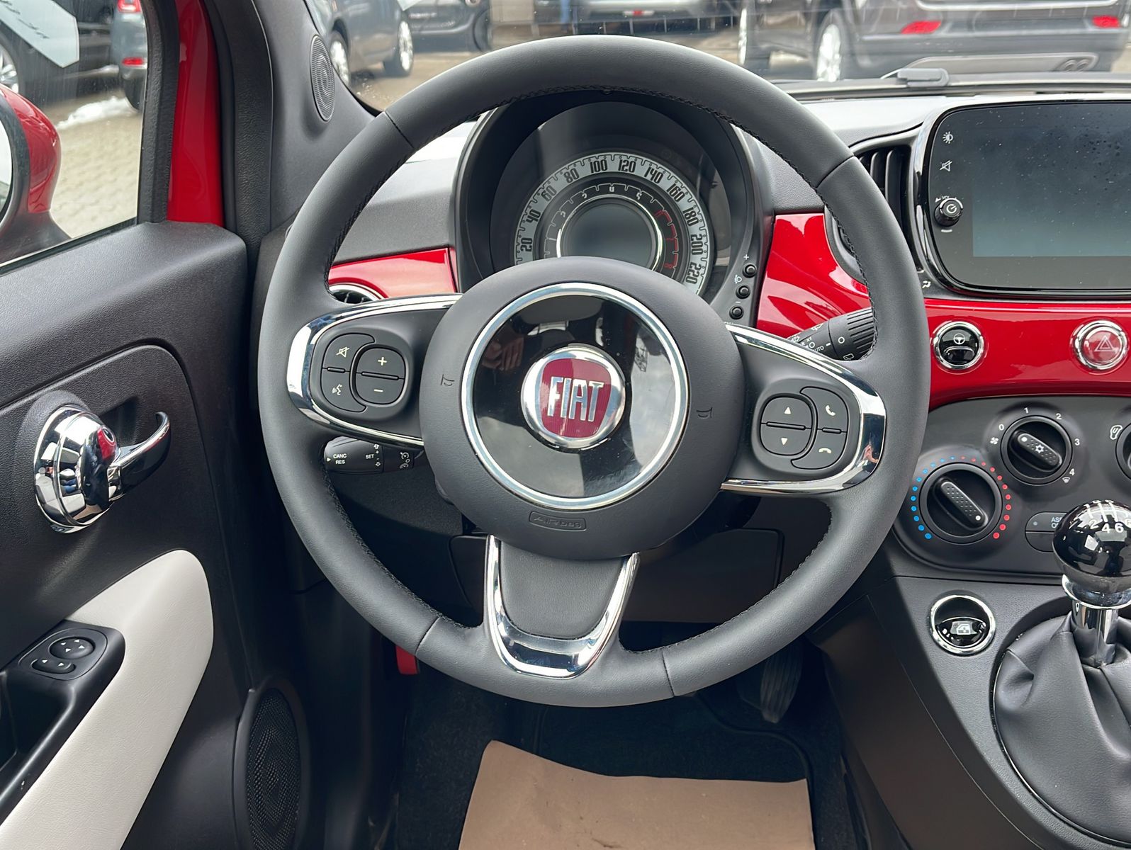 Fahrzeugabbildung Fiat 500 1.0 GSE Hybrid DOLCEVITA 51kW (70PS)