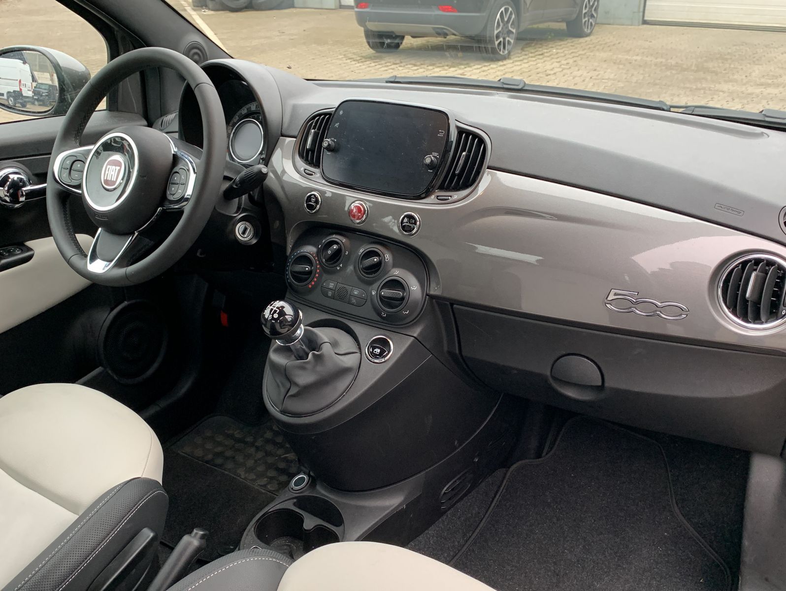 Fahrzeugabbildung Fiat 500C 1.0 GSE Hybrid Dolcevita*|UCONNECT|PDC*