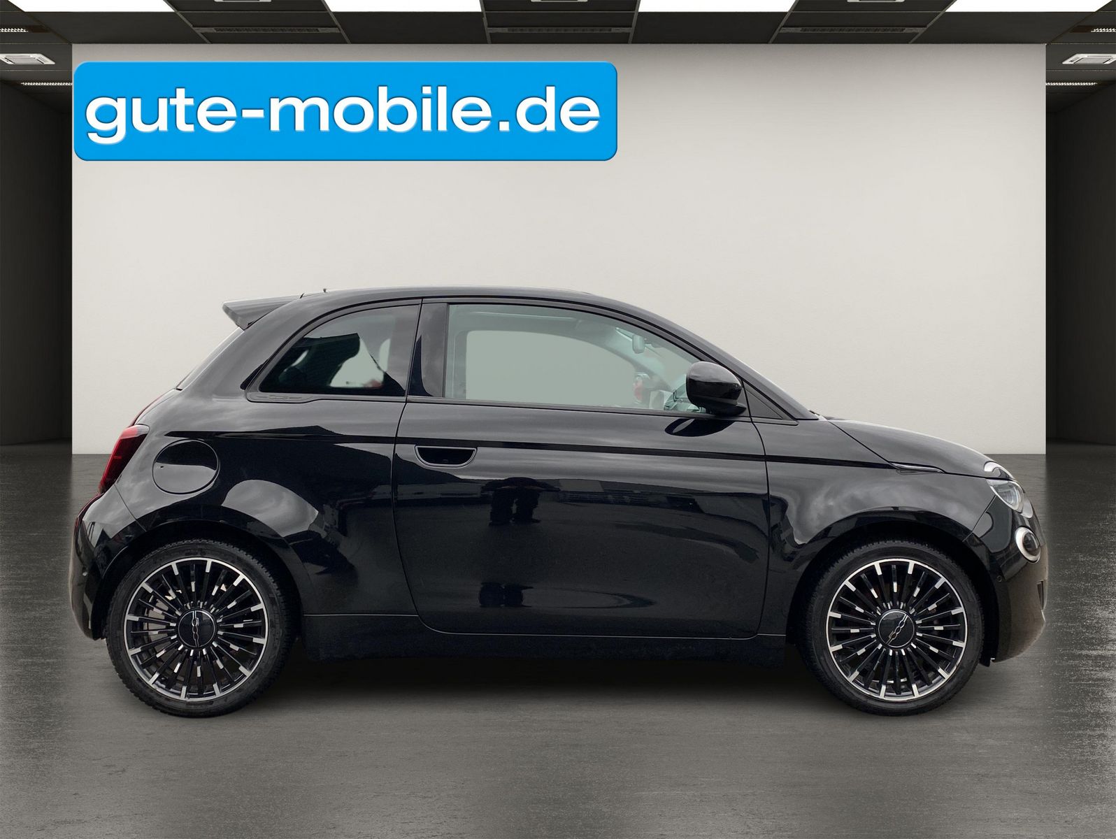 Fahrzeugabbildung Fiat 500e 42 kWh| Icon| LED | DAB| 17-Zoll |Panorama