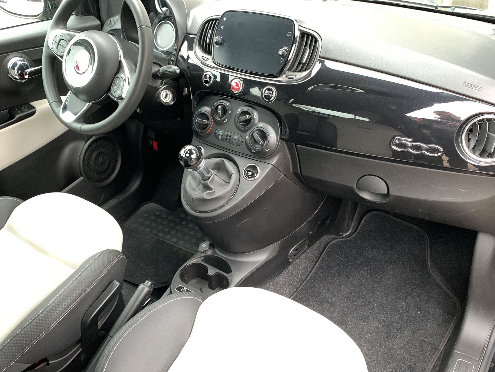 Fahrzeugabbildung Fiat 500C 1.0 GSE Hybrid Dolcevita*|UCONNECT|PDC*