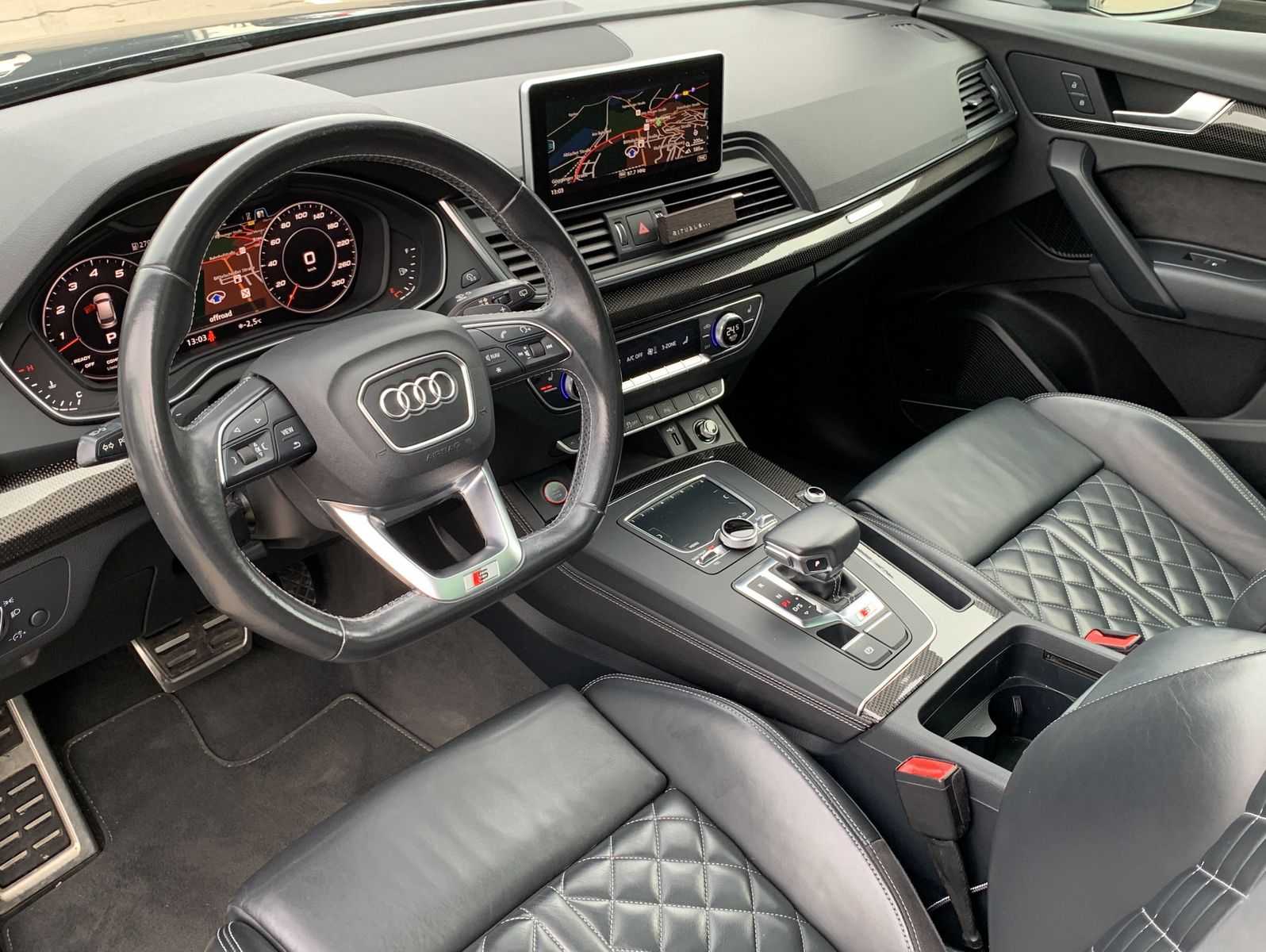 Fahrzeugabbildung Audi SQ5 3.0 TSI 3x S-Line|PANO|RKAMERA|LUFT|B&O|21"