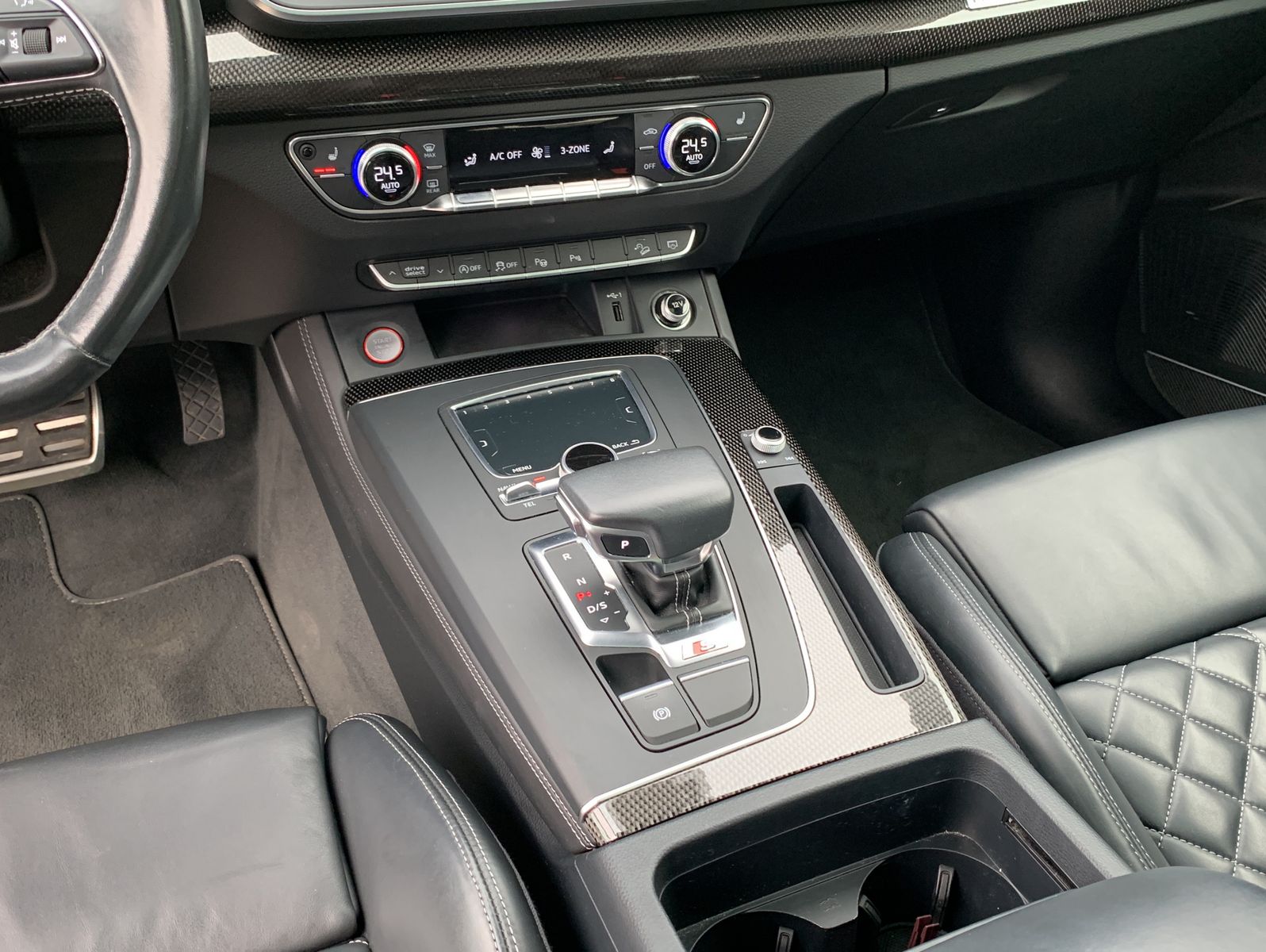 Fahrzeugabbildung Audi SQ5 3.0 TSI 3x S-Line|PANO|RKAMERA|LUFT|B&O|21"